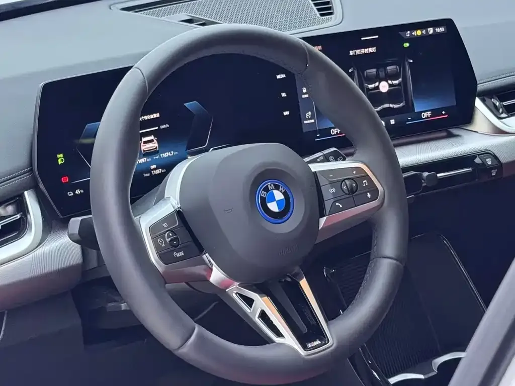 BMW iX1 2025 из CN, фото 9
