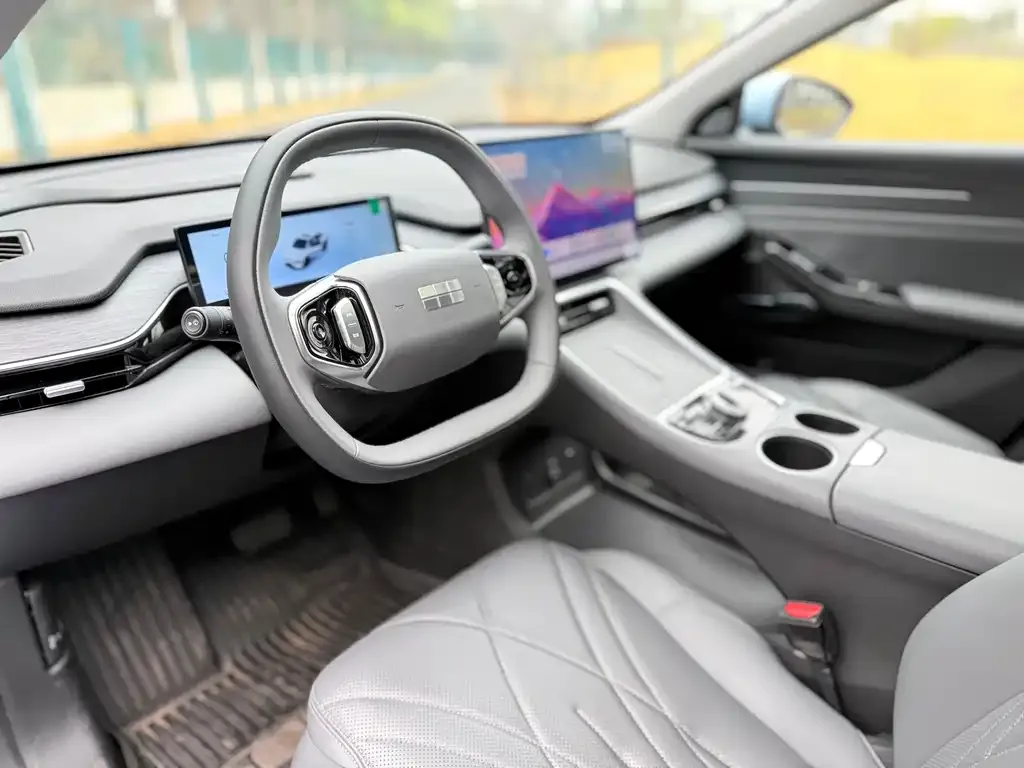Geely Galaxy L6 — фото 4
