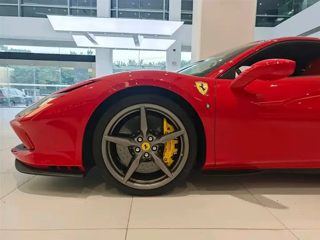 Ferrari F8 — фото 8