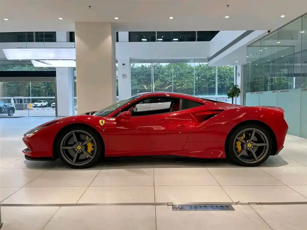 Ferrari F8 — фото 2