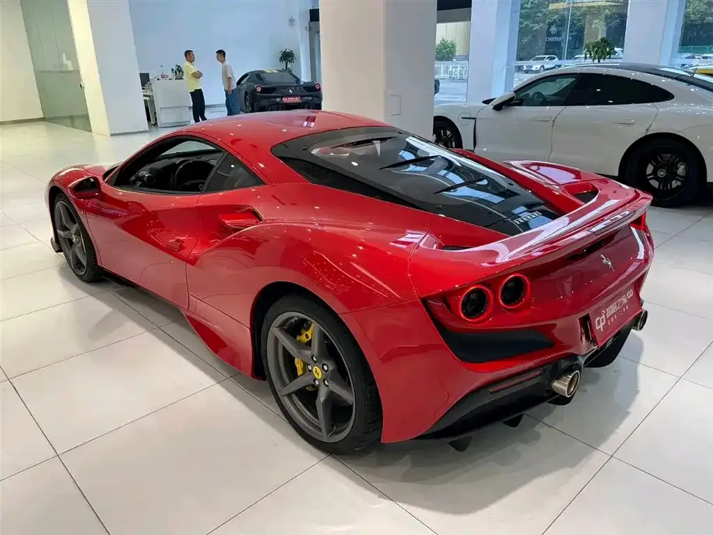 Ferrari F8 — фото 6