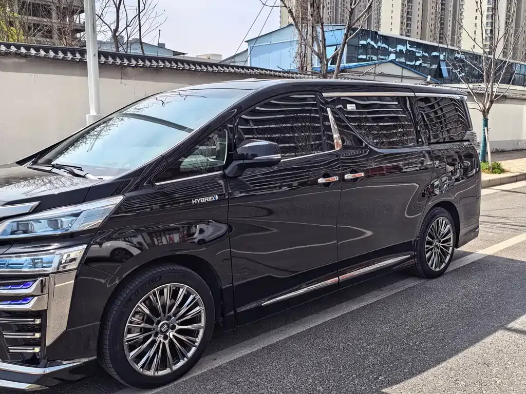 Toyota Vellfire — фото 9