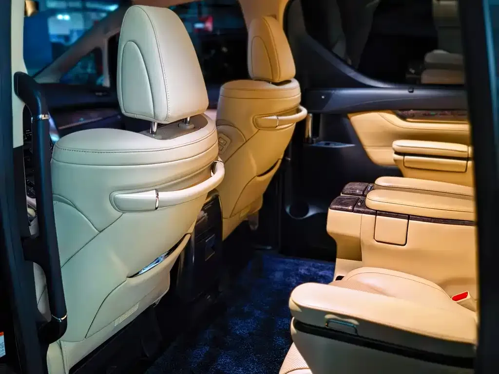 Toyota Vellfire — фото 6