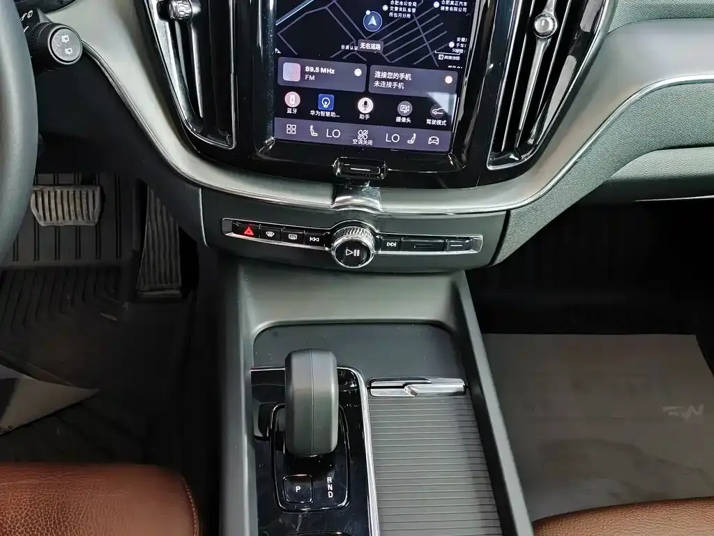 Volvo XC60 — фото 4