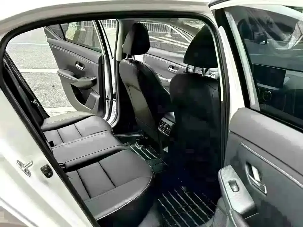 Nissan Sylphy 2025 из CN, фото 8