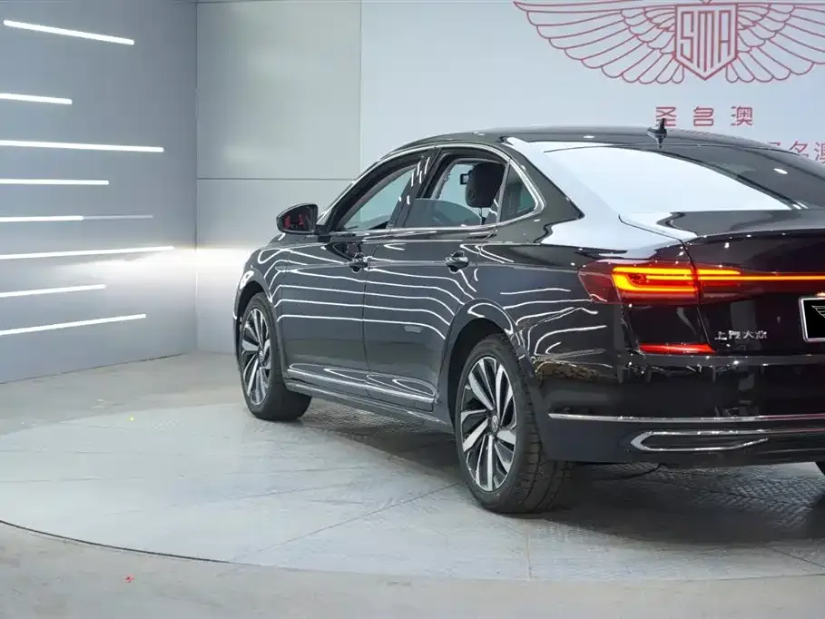 Volkswagen Passat 2023 из CN, фото 9