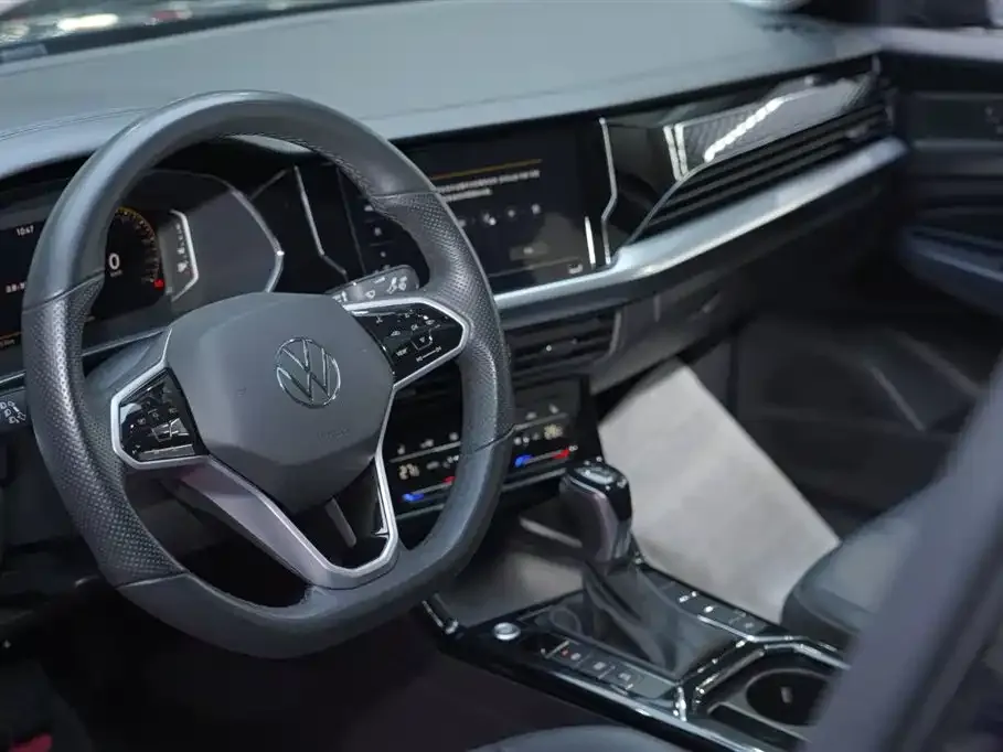 Volkswagen Passat 2023 из CN, фото 8