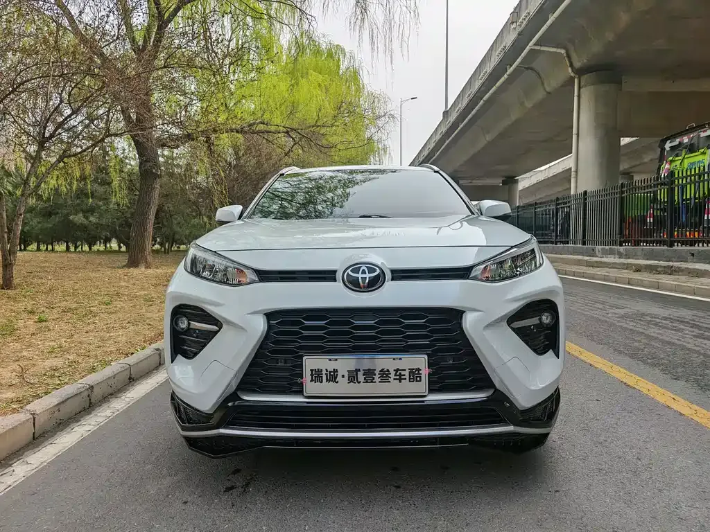 Toyota Wildlander — фото 10