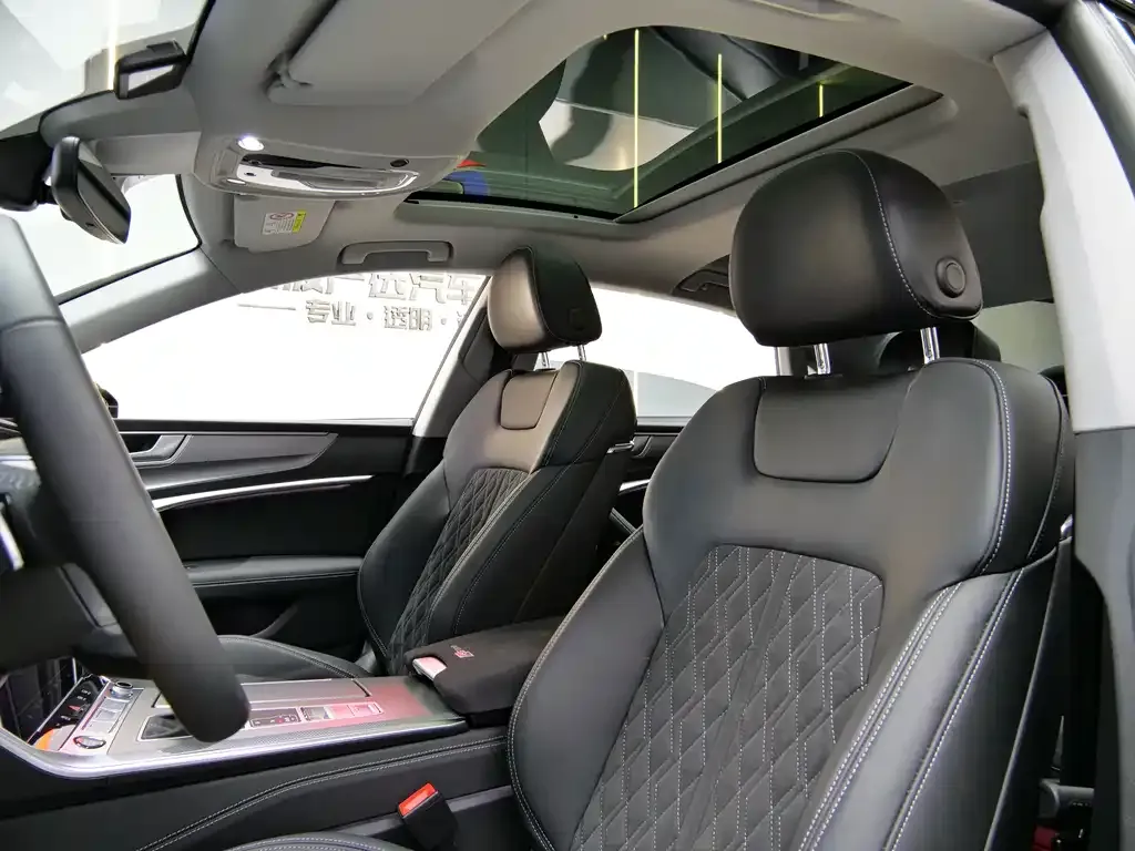 Audi A7L 2024 из CN, фото 10