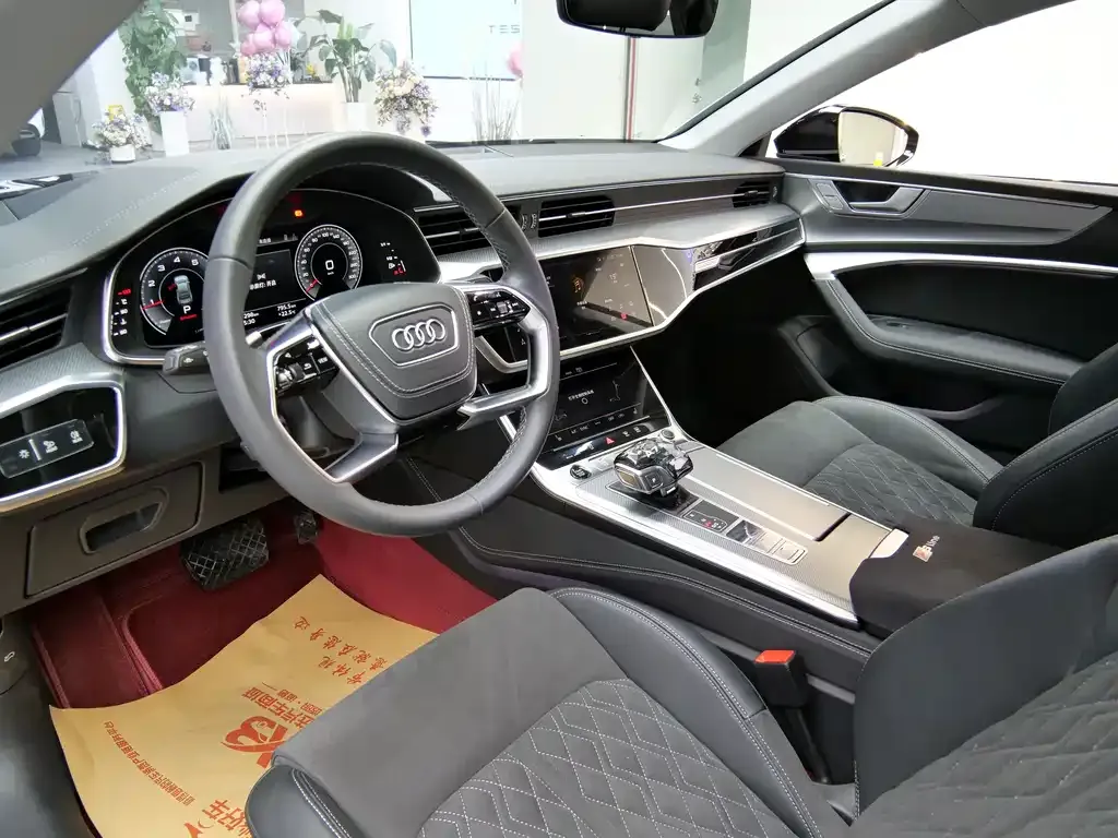 Audi A7L 2024 из CN, фото 8