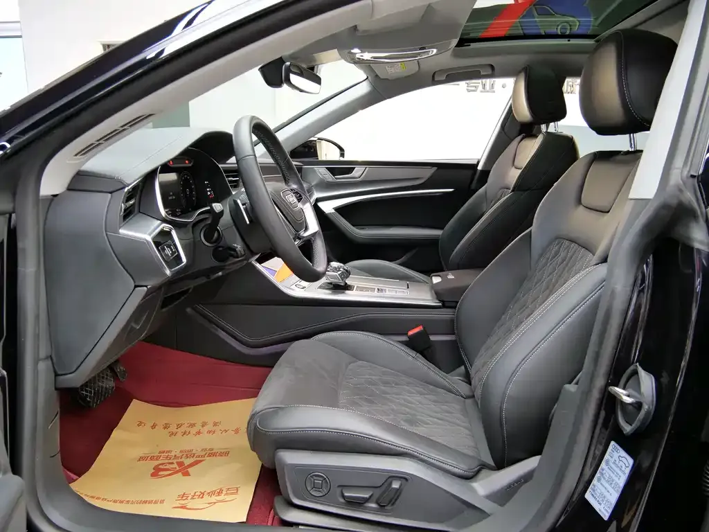 Audi A7L 2024 из CN, фото 9