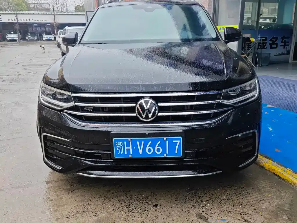 Volkswagen Tiguan L — фото 8