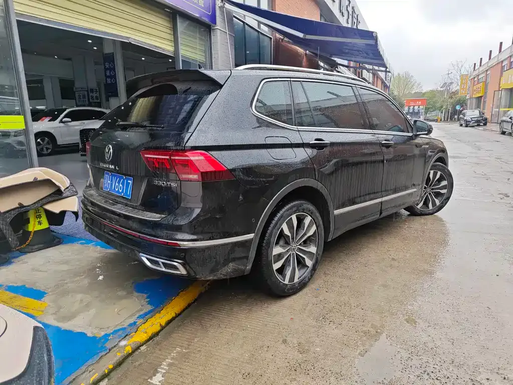 Volkswagen Tiguan L — фото 9