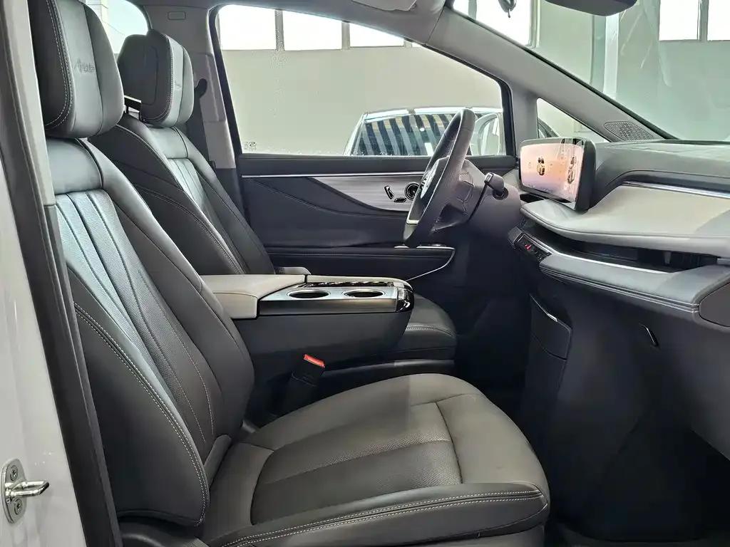 Buick GL8 Hybrid — фото 8