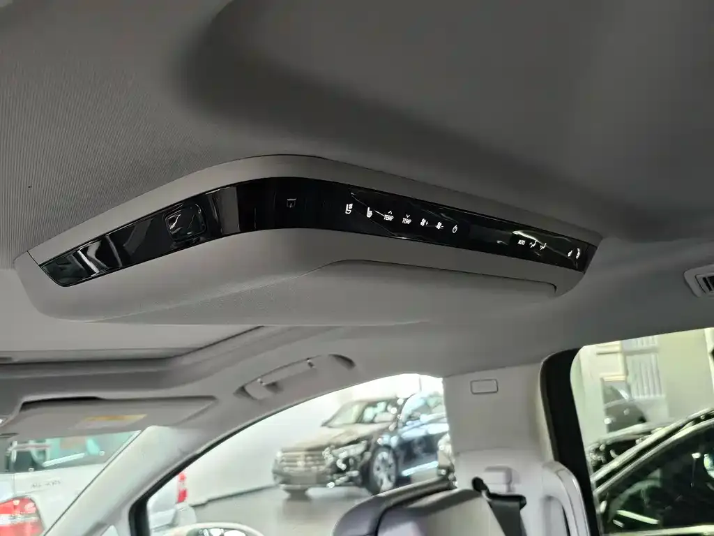 Buick GL8 Hybrid — фото 2