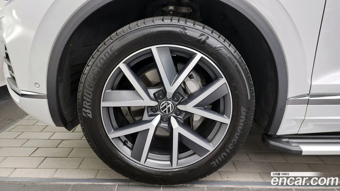Volkswagen Touareg 2023 из KR, фото 8