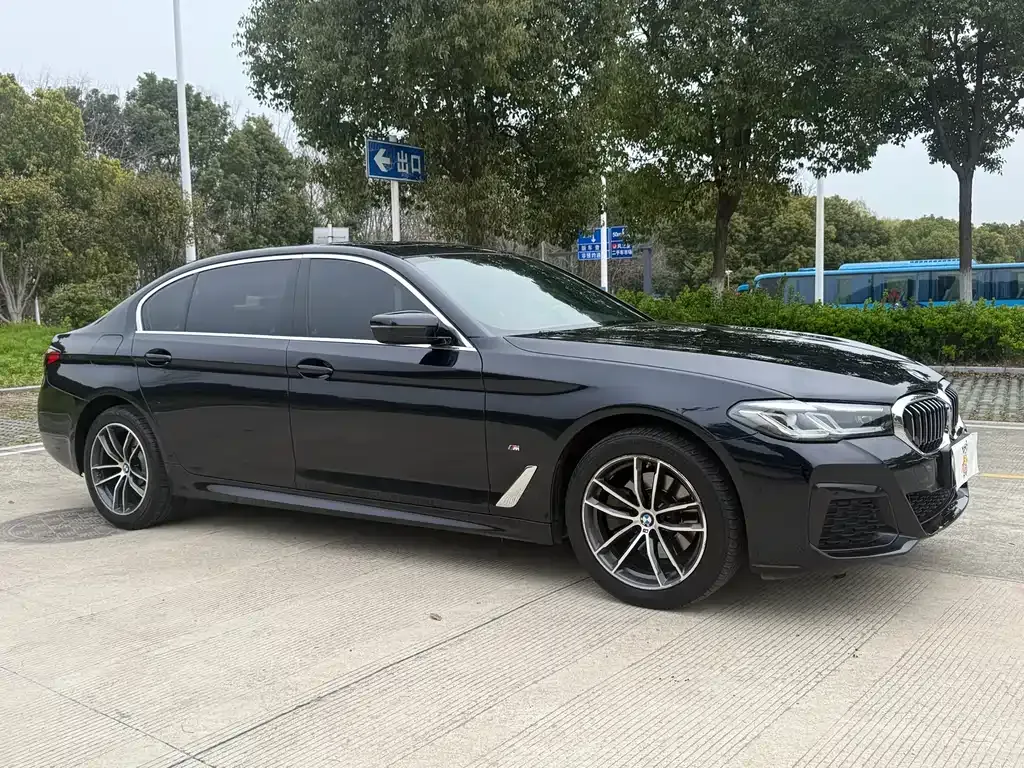 BMW 5 Series — фото 10