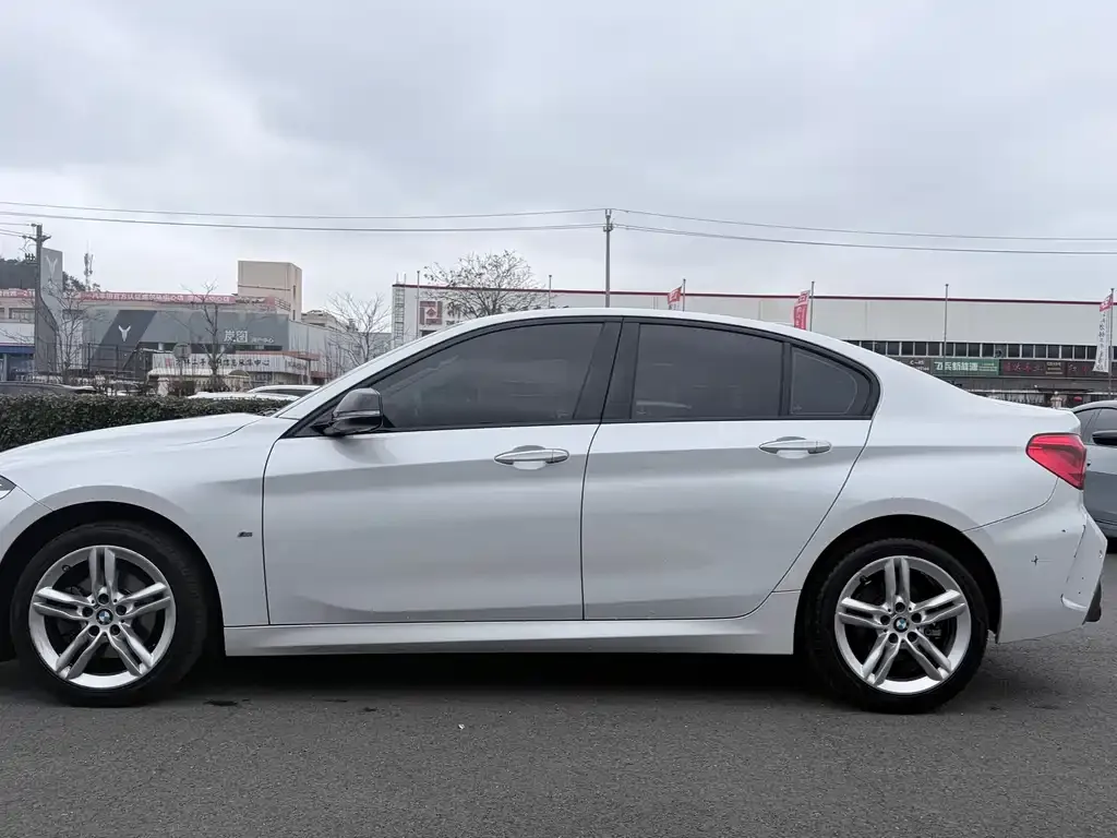 BMW 1 Series 2022 из CN, фото 9