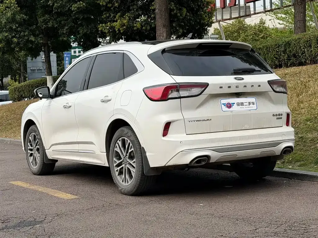Ford Escape — фото 10