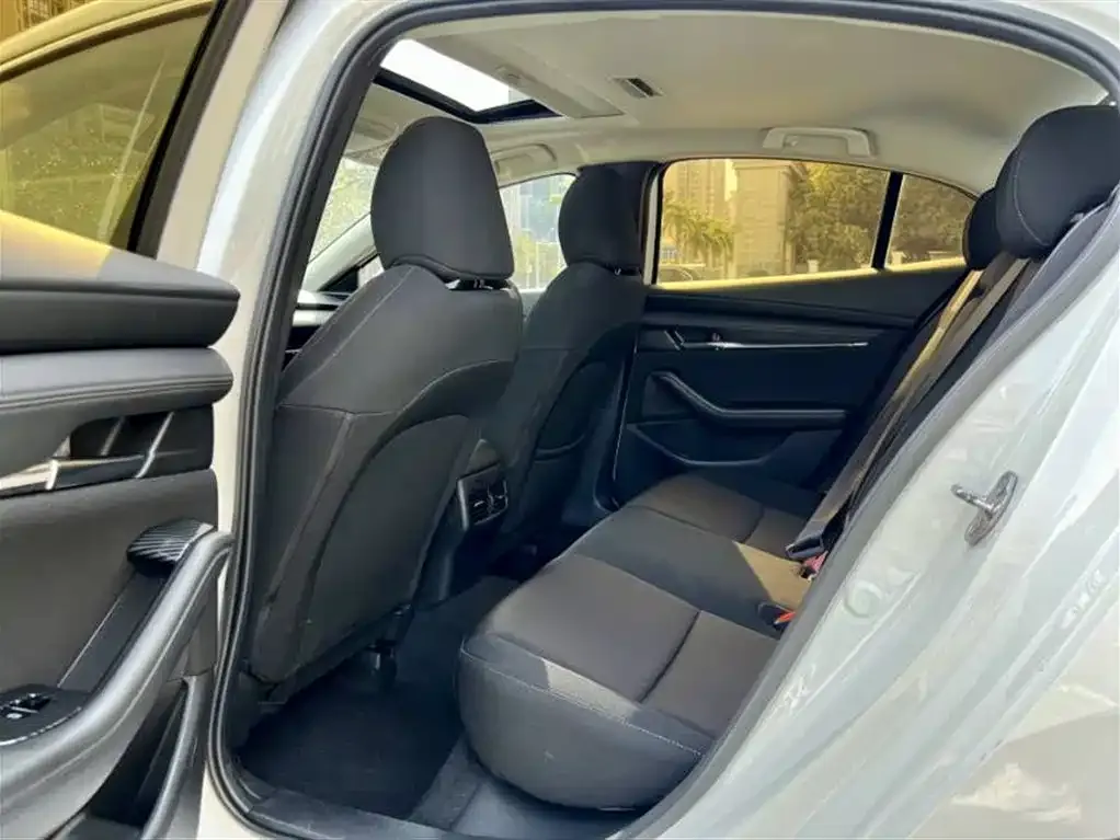 Mazda 3 Axela 2021 из CN, фото 2