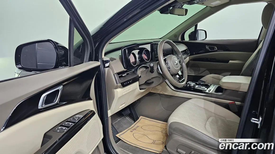 Kia Carnival — фото 10
