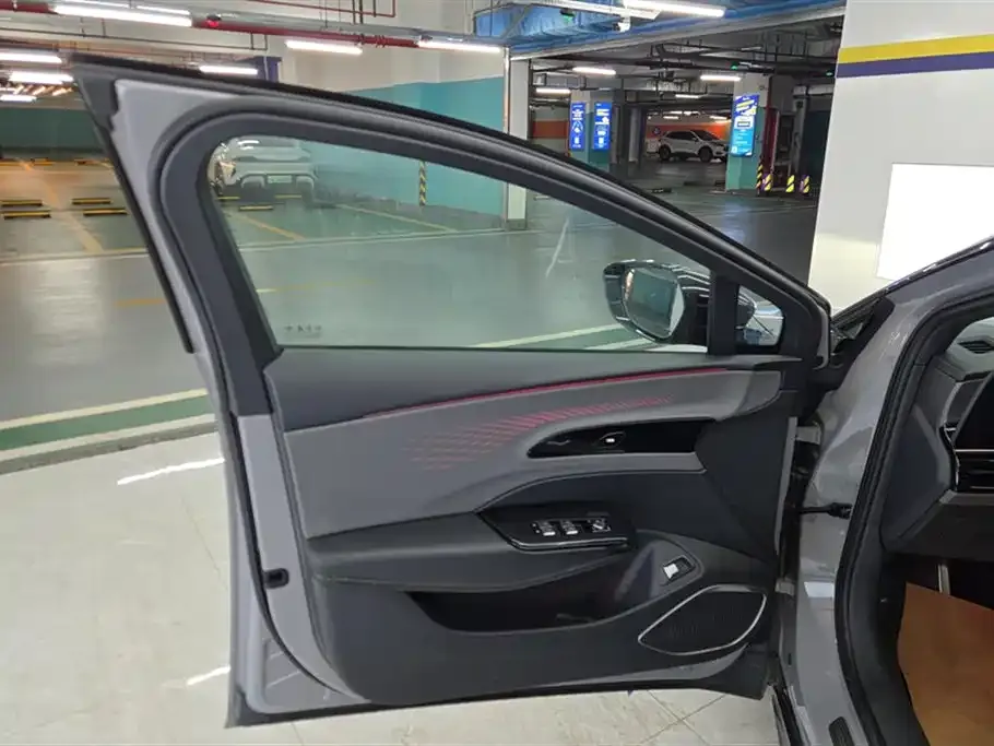 Hongqi EH7 2024 из CN, фото 7