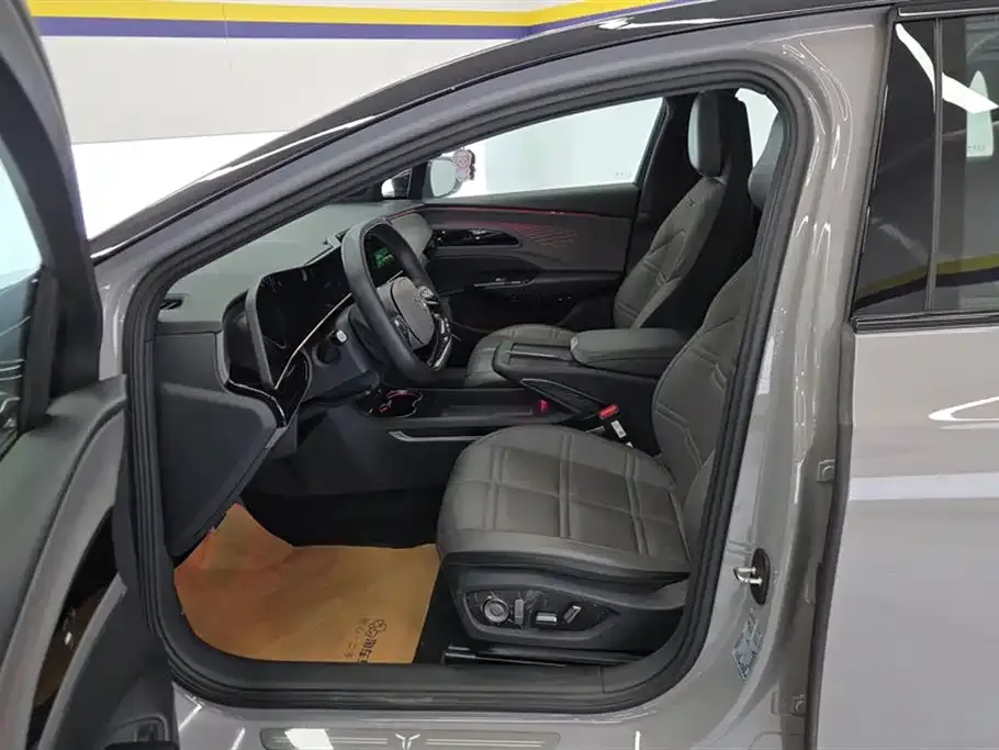 Hongqi EH7 2024 из CN, фото 2