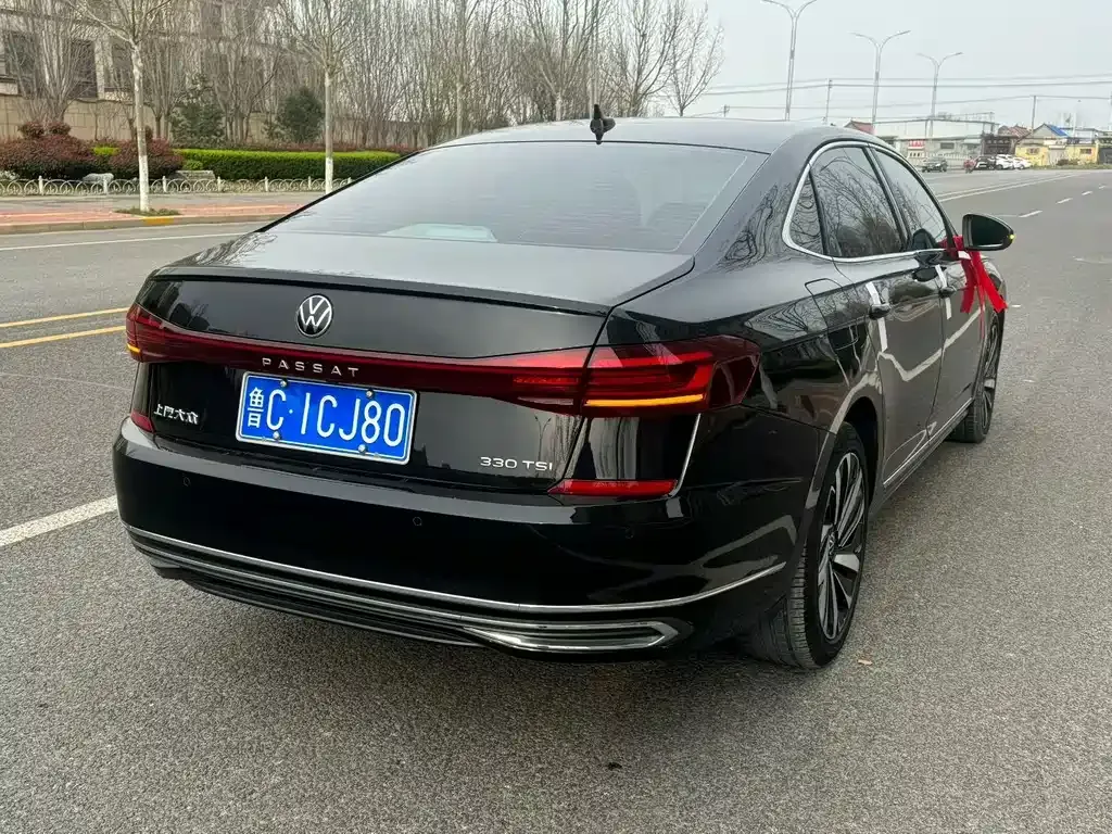 Volkswagen Passat — фото 4