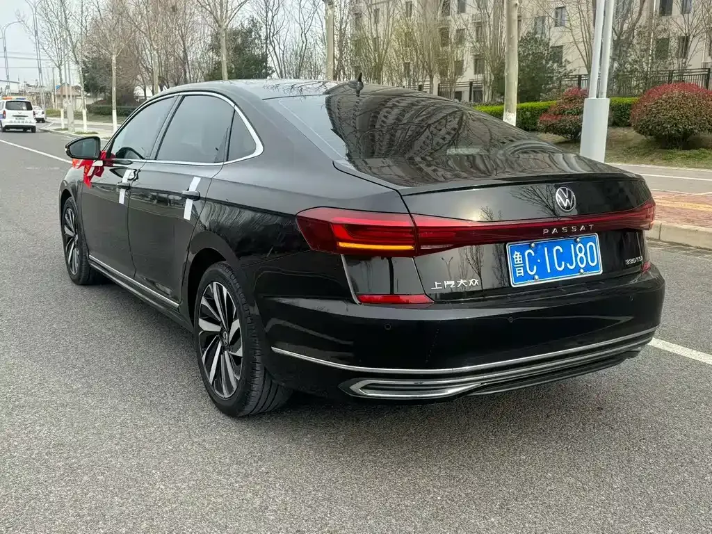 Volkswagen Passat — фото 8