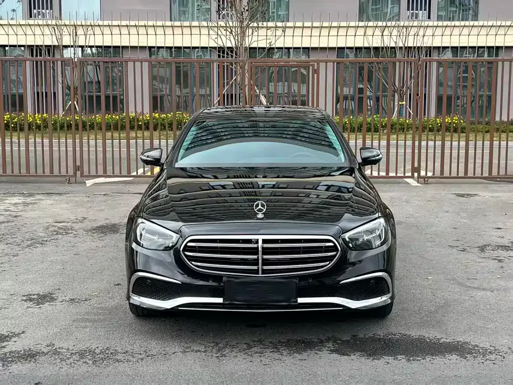 Mercedes-Benz E-Class — фото 8