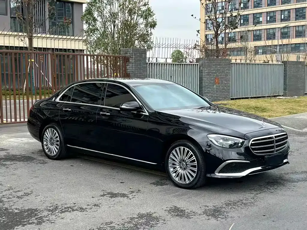 Mercedes-Benz E-Class — фото 10
