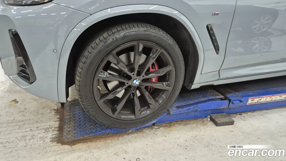 BMW X4 2025 из KR, фото 4