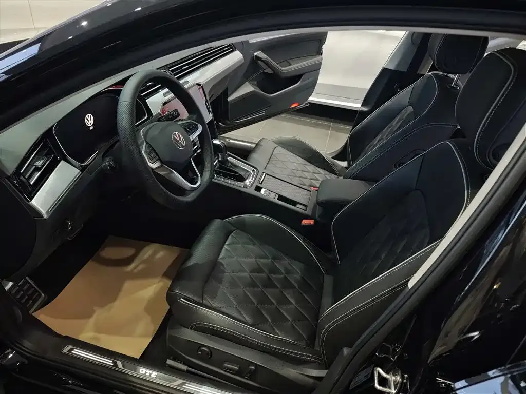 Volkswagen Magotan GTE PHEV 2023 из CN, фото 9