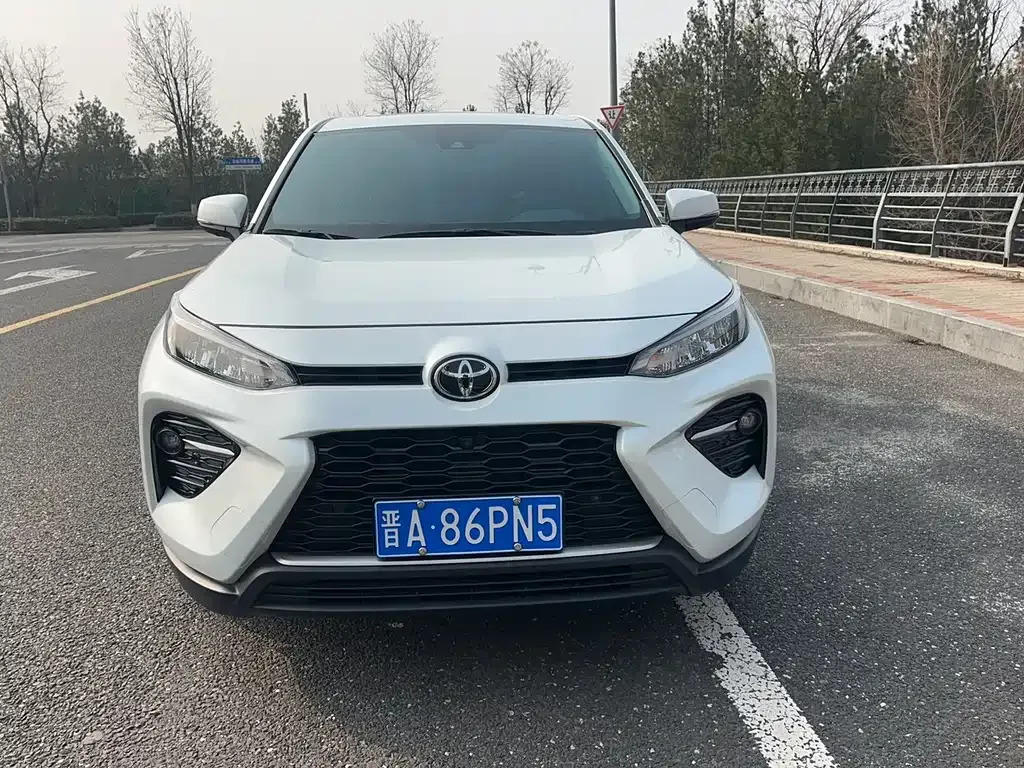 Toyota Wildlander — фото 10
