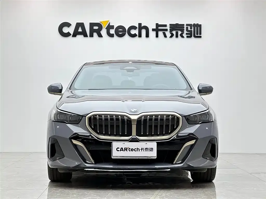 BMW 5 Series — фото 2