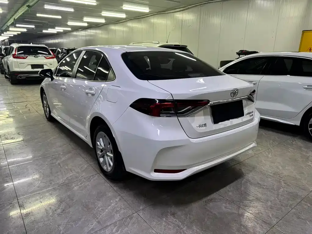 Toyota Corolla — фото 6