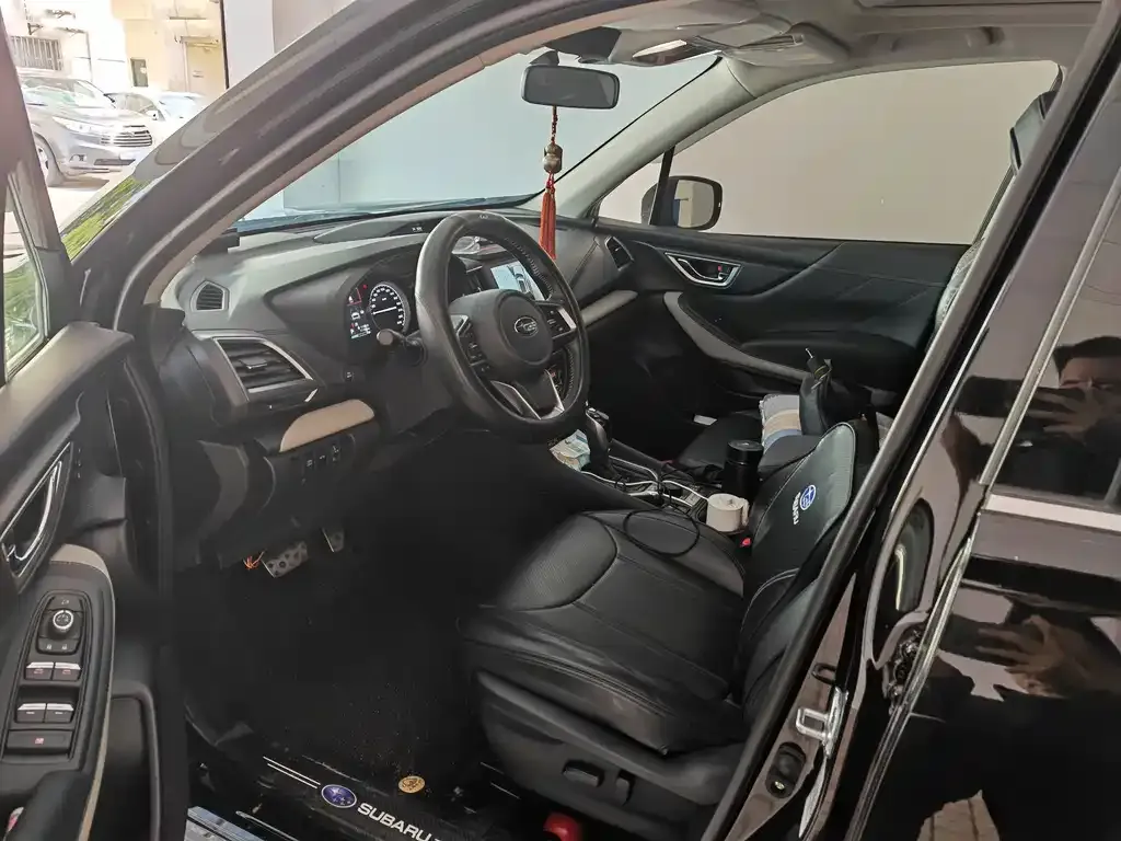 Subaru Forester 2023 из CN, фото 4