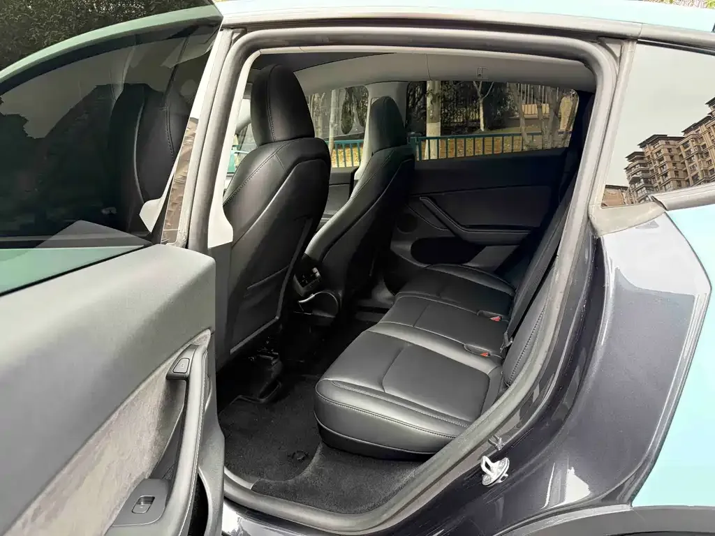 Tesla Model Y 2024 из CN, фото 3