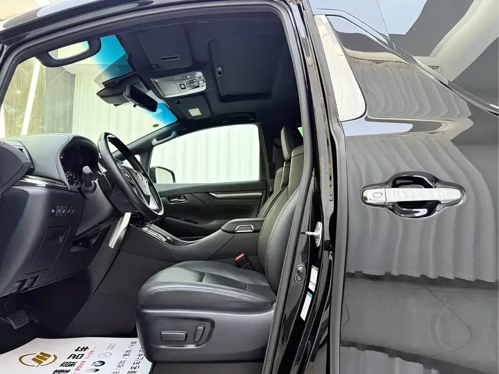 Toyota Vellfire 2022 из CN, фото 4