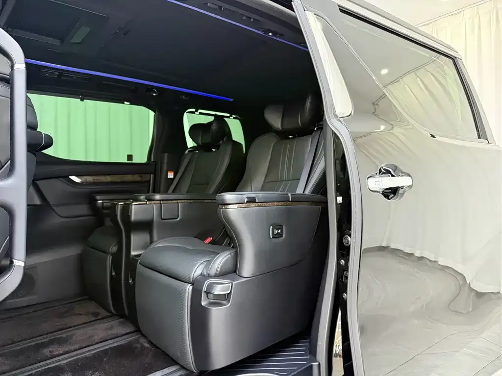 Toyota Vellfire 2022 из CN, фото 5