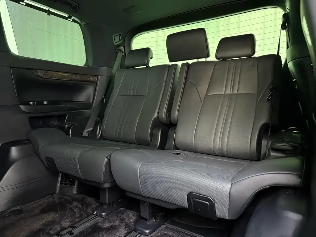 Toyota Vellfire 2022 из CN, фото 2