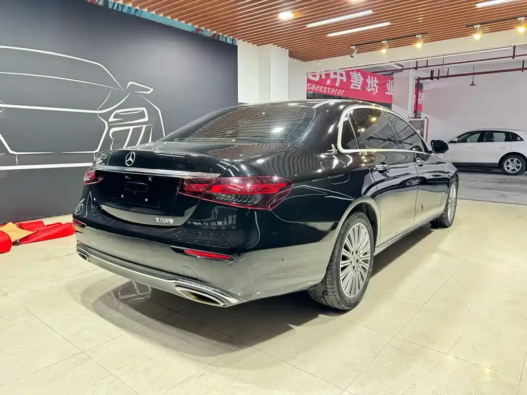 Mercedes-Benz E-Class — фото 6