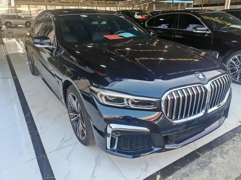 BMW 7 Series — фото 10