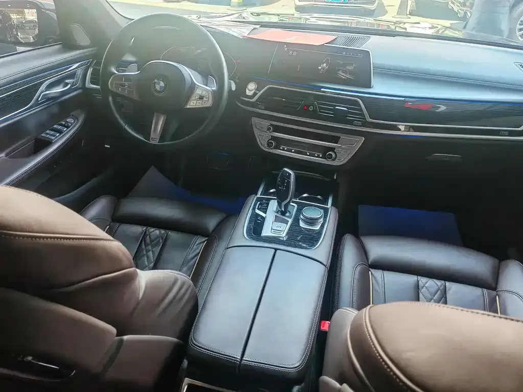 BMW 7 Series — фото 5