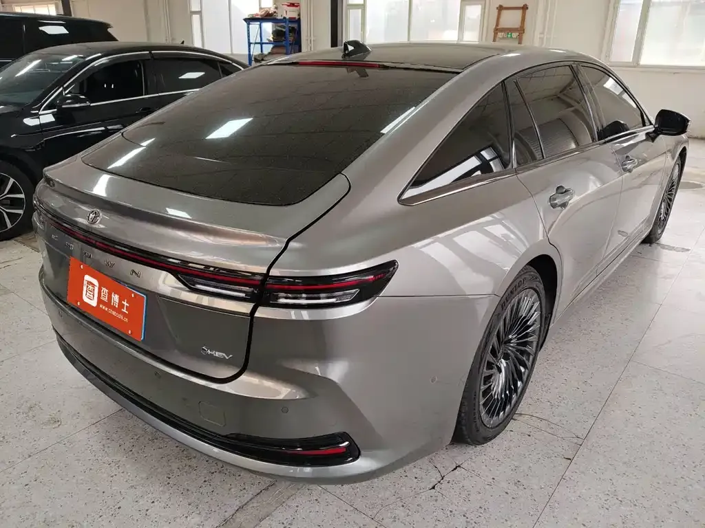 Toyota Crown (Import) 2024 из CN, фото 7