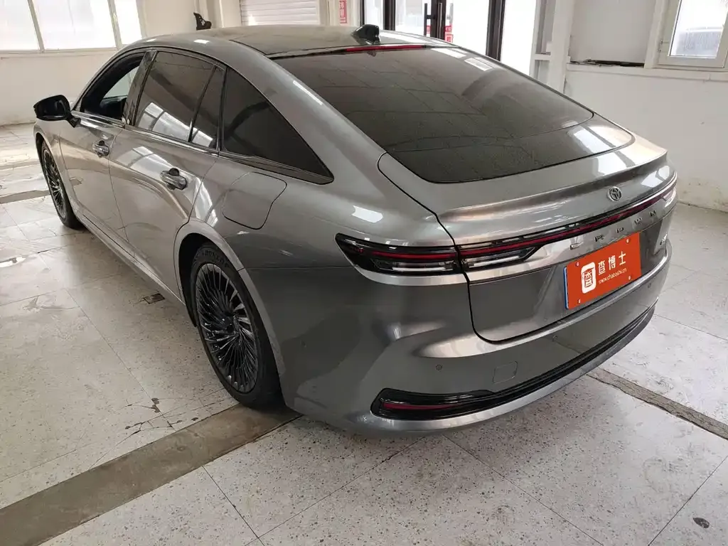 Toyota Crown (Import) 2024 из CN, фото 5