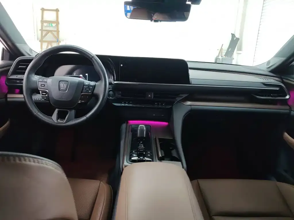 Toyota Crown (Import) 2024 из CN, фото 3