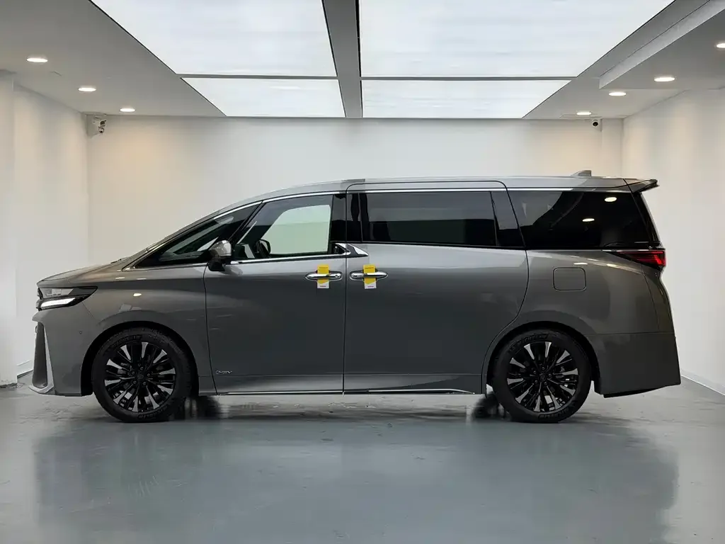 Toyota Vellfire 2024 из CN, фото 4