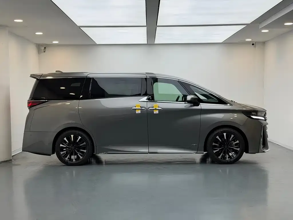 Toyota Vellfire 2024 из CN, фото 9