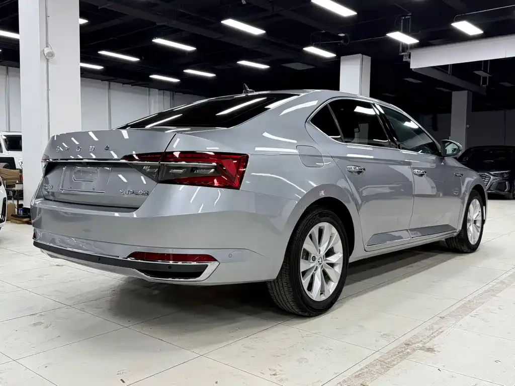 Skoda Superb 2022 из CN, фото 9